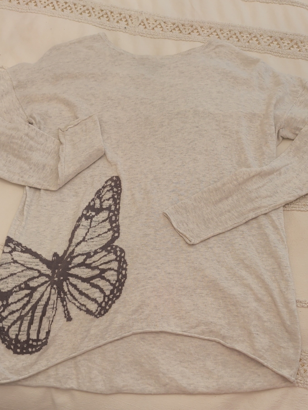 Bass Light Gray Long-Sleeve Top with Black Butterfly